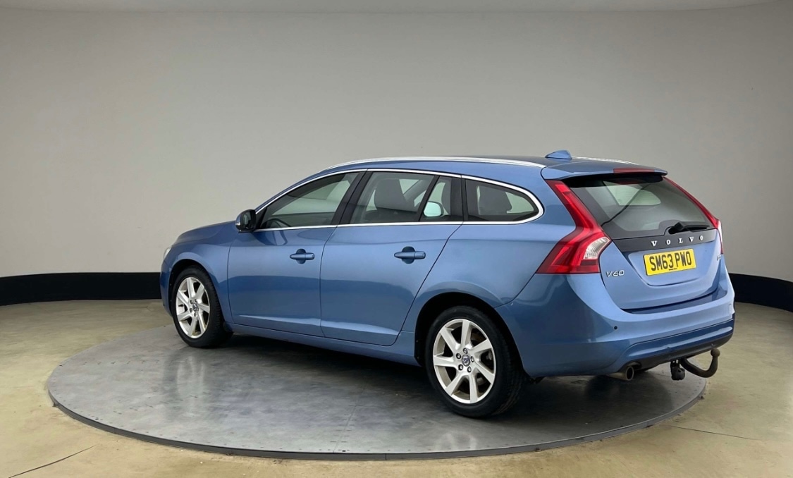 Used Volvo V60 2014 for sale - 77509632: Photo 4