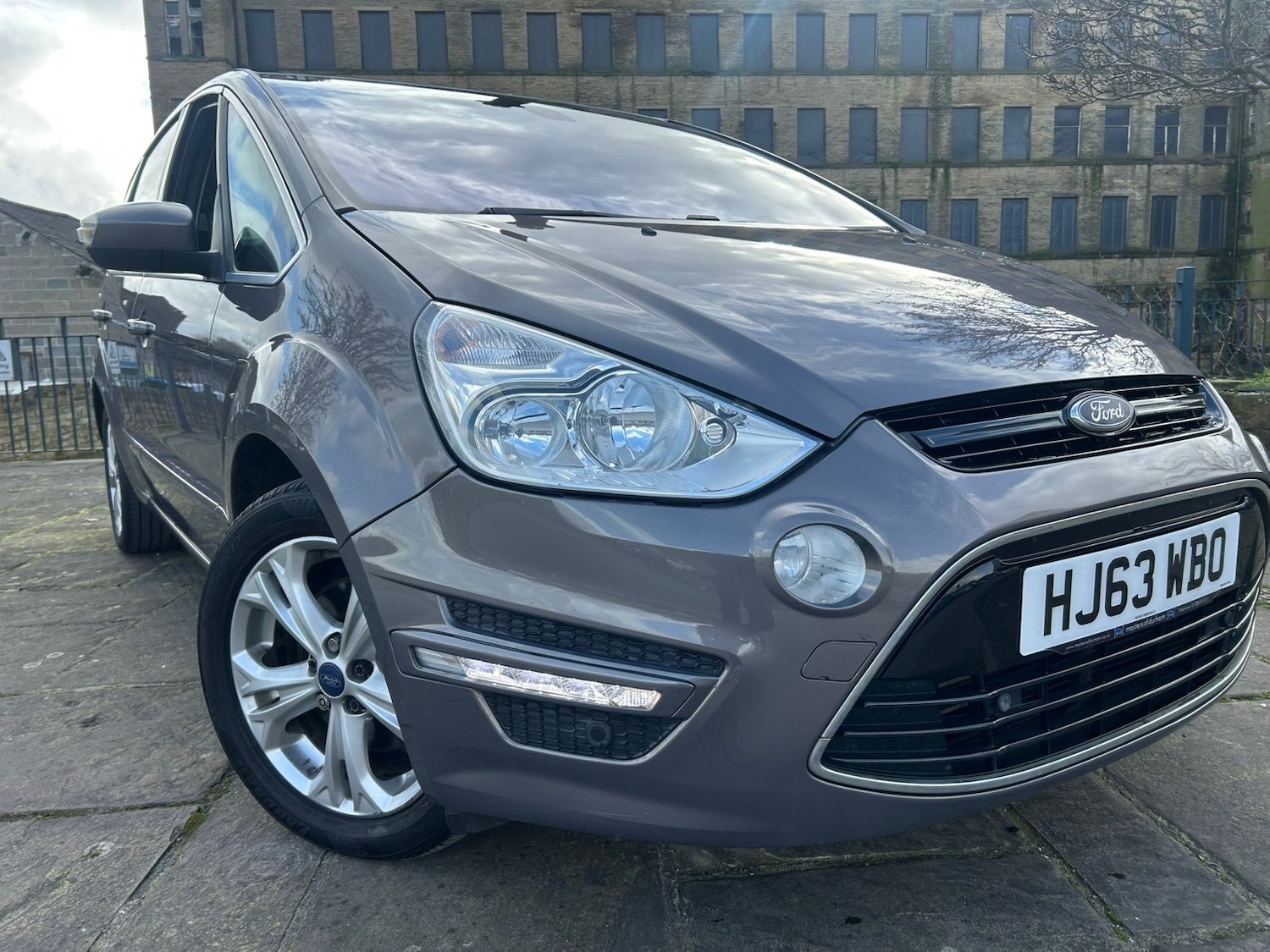 Used Ford S-Max 2013 for sale - 77782110: Photo 2
