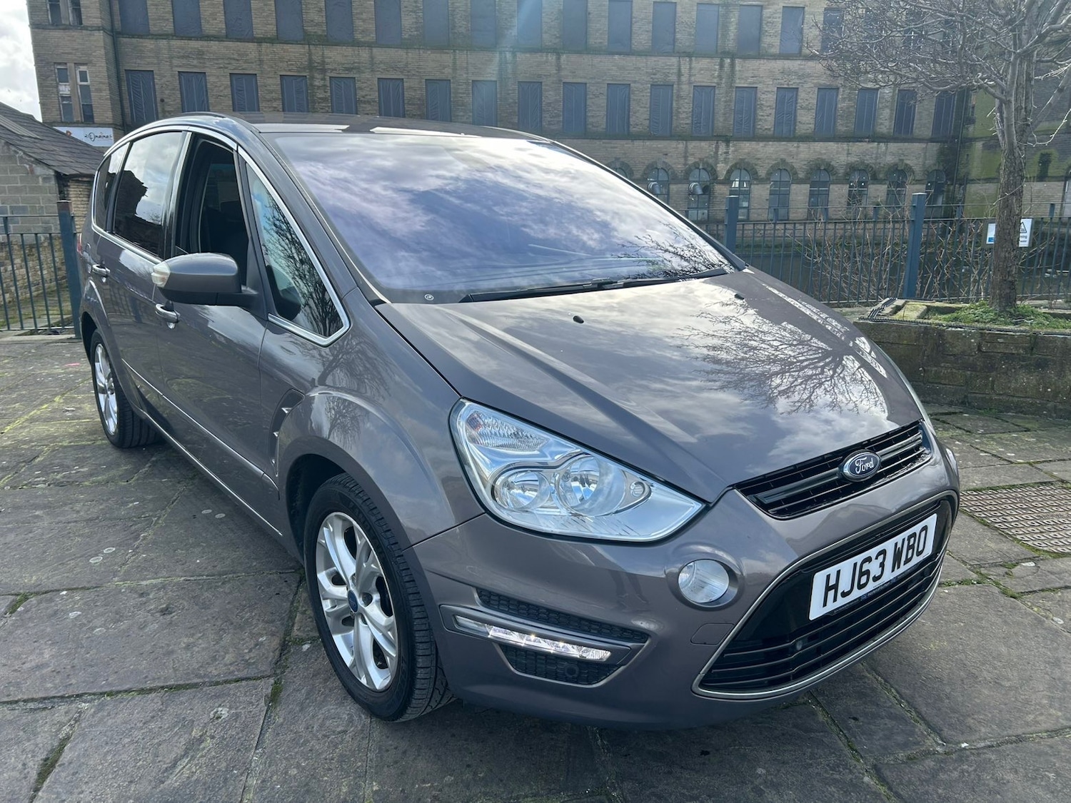 Used Ford S-Max 2013 for sale - 77782110: Photo 3