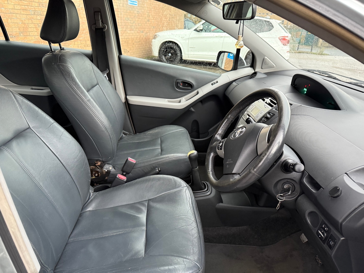 Used Toyota Yaris 2007 for sale - 76942303: Photo 11