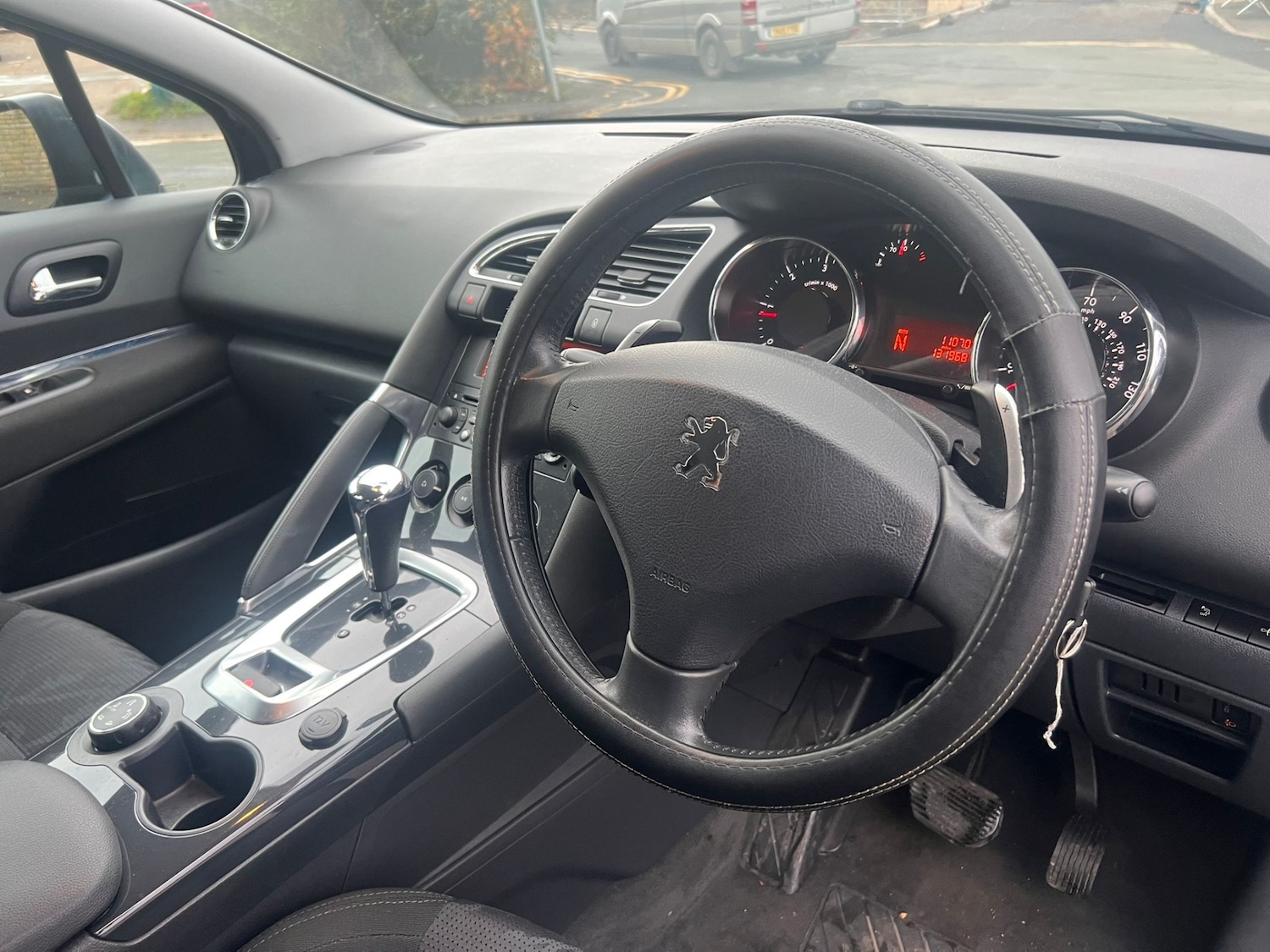 Used Peugeot 3008 2010 for sale - 76726180: Photo 11