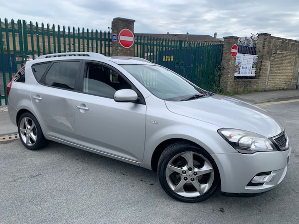 Cheap Kia Ceed 2012 (12) - 1.6 CRDi 3 5dr Auto for sale in Bradford, West Yorkshire