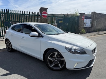 Used Volvo V40 2013 for sale - 79489972: Photo