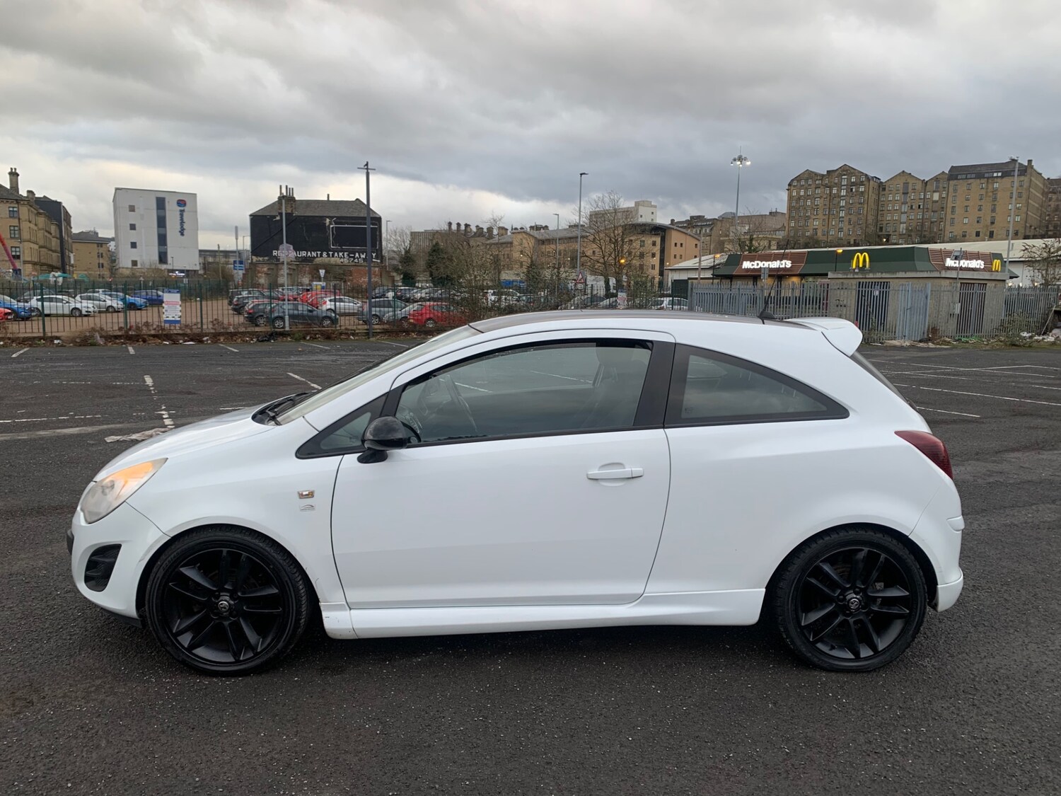 Used Vauxhall Corsa 2014 for sale - 76325083: Photo 3