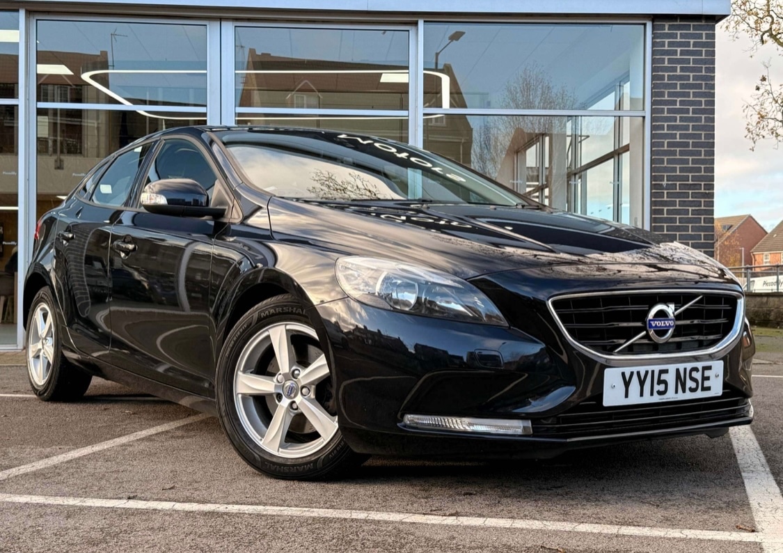 Used Volvo V40 2015 for sale - 76859264: Photo 1