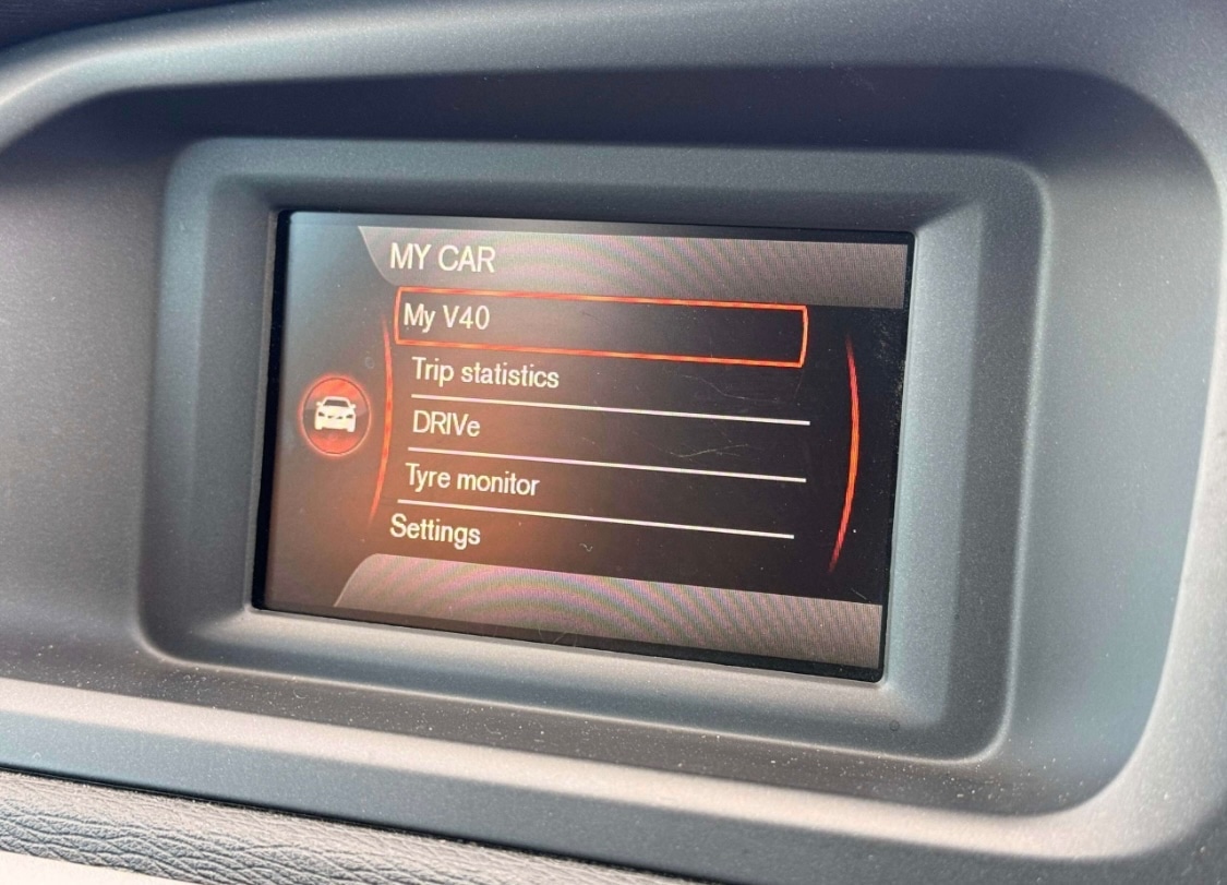 Used Volvo V40 2015 for sale - 76859264: Photo 12