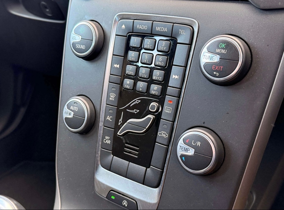 Used Volvo V40 2015 for sale - 76859264: Photo 13