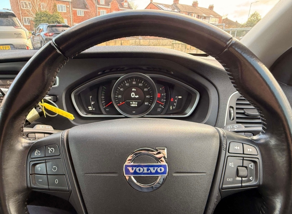 Used Volvo V40 2015 for sale - 76859264: Photo 14