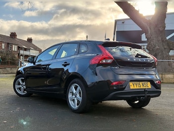 Used Volvo V40 2015 for sale - 76859264: Photo