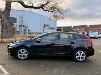 Used Volvo V40 2015 for sale - 76859264: Photo