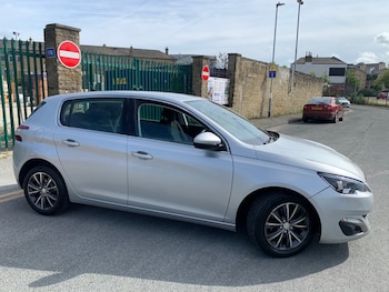 Used Peugeot 308 2017 for sale - 75613197: Photo