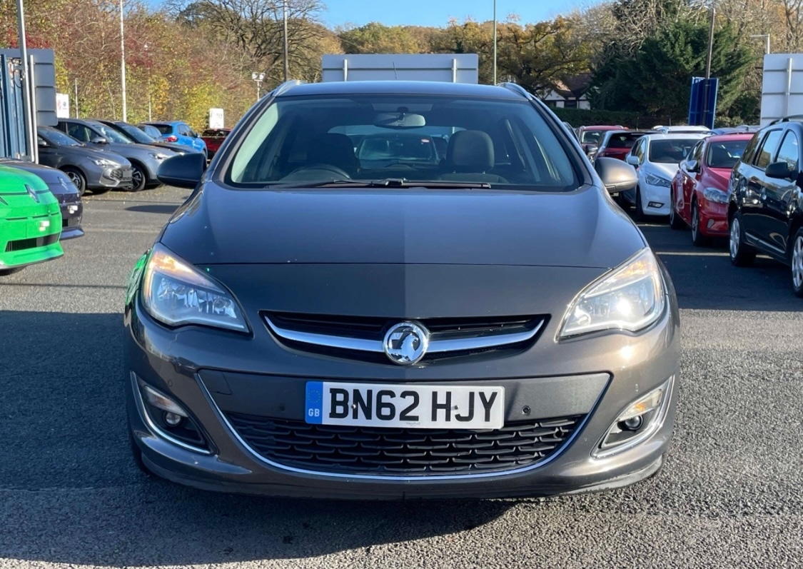 Used Vauxhall Astra 2013 for sale - 76987178: Photo 2