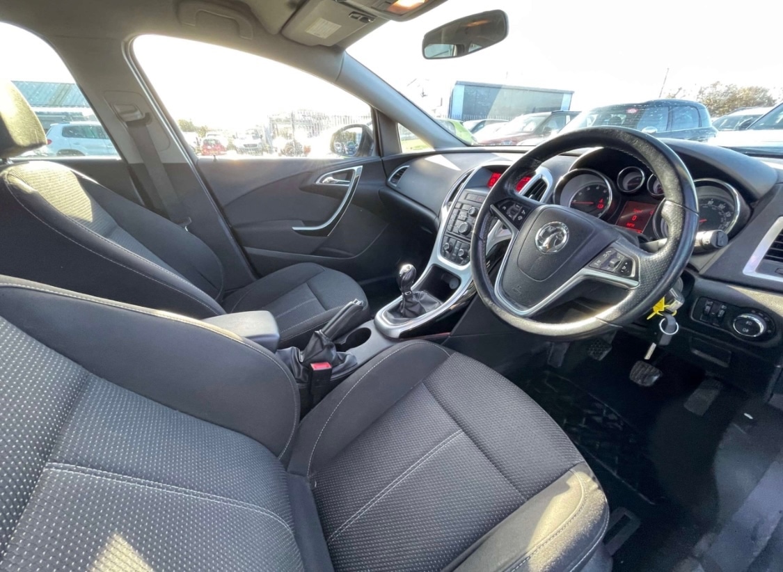 Used Vauxhall Astra 2013 for sale - 76987178: Photo 9