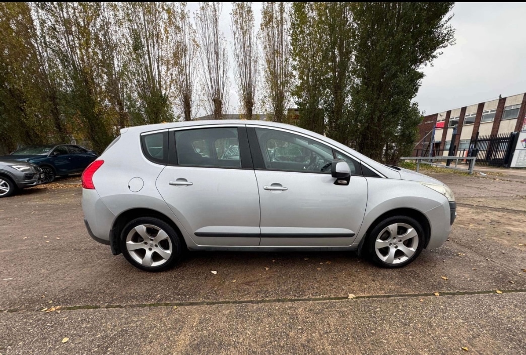 Used Peugeot 3008 2010 for sale - 76688488: Photo 8