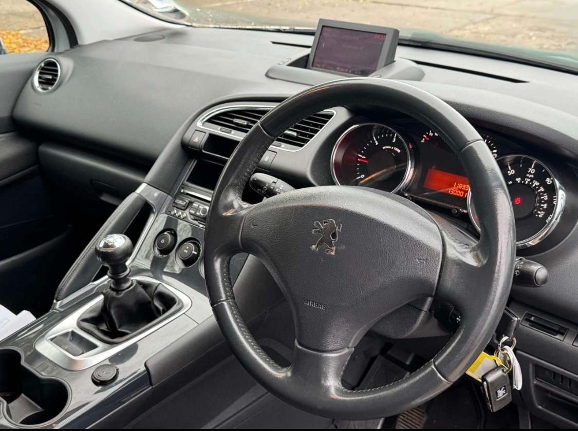 Used Peugeot 3008 2010 for sale - 76688488: Photo 9