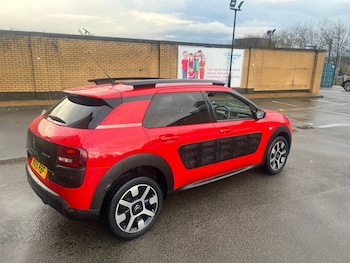 Used Citroen C4 Cactus 2015 for sale - 76778139: Photo