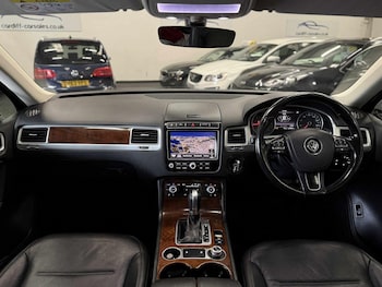 Used Volkswagen Touareg 2017 for sale - 79495356: Photo