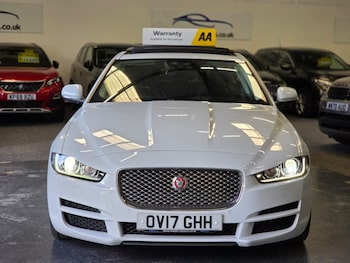 Used Jaguar XE 2017 for sale - 79451337: Photo