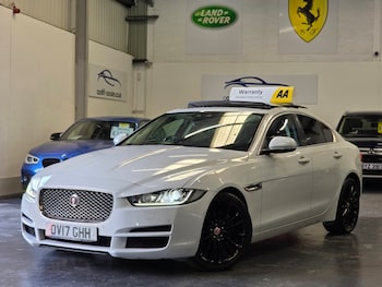 Used Jaguar XE 2017 for sale - 79451337: Photo