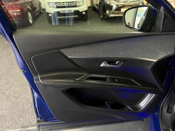 Used Peugeot 3008 2018 for sale - 76313937: Photo 27