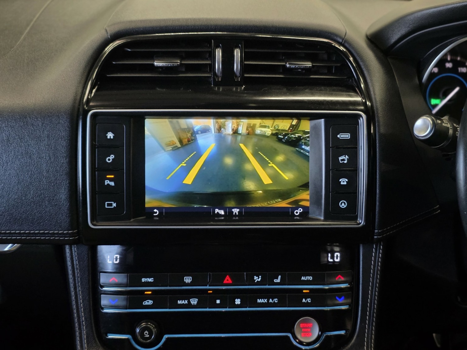 Used Jaguar F-Pace 2017 for sale - 76407531: Photo 13