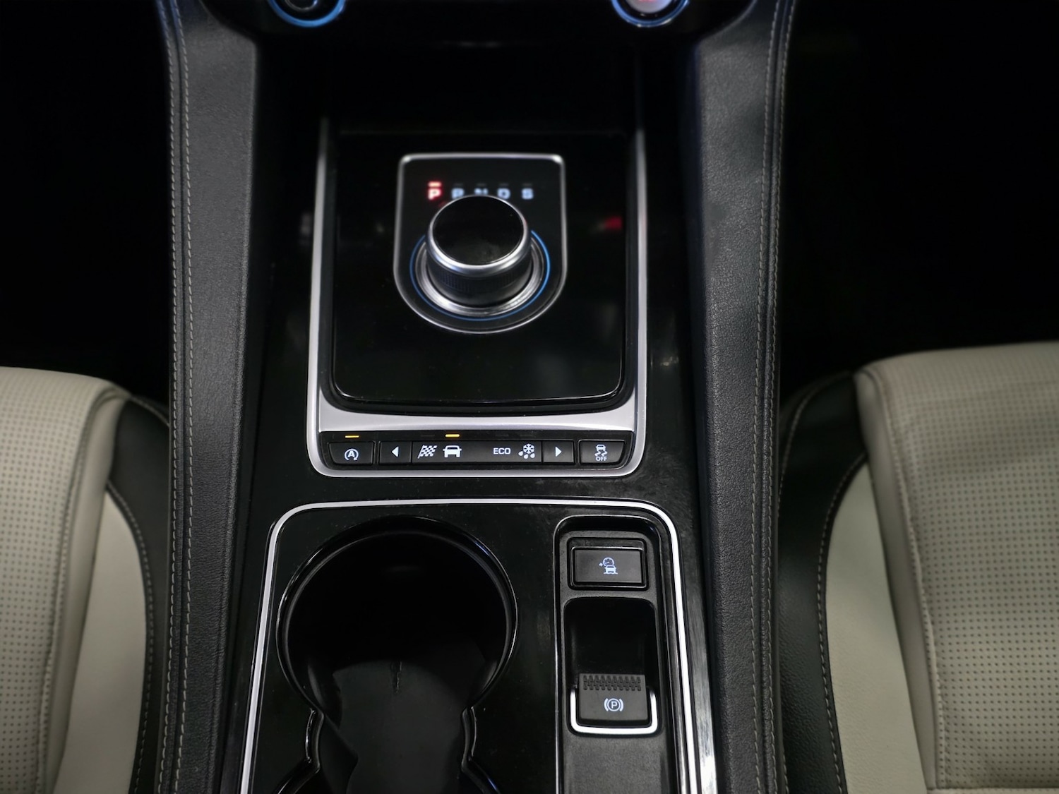 Used Jaguar F-Pace 2017 for sale - 76407531: Photo 14