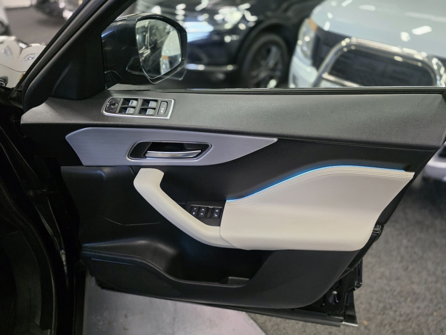 Used Jaguar F-Pace 2017 for sale - 76407531: Photo 25