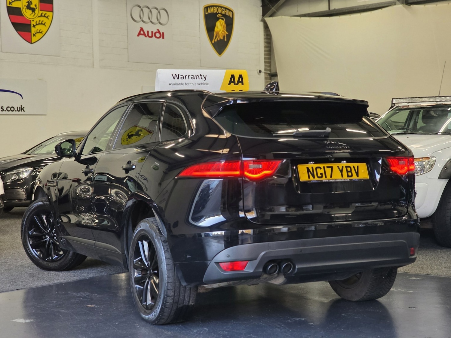 Used Jaguar F-Pace 2017 for sale - 76407531: Photo 8