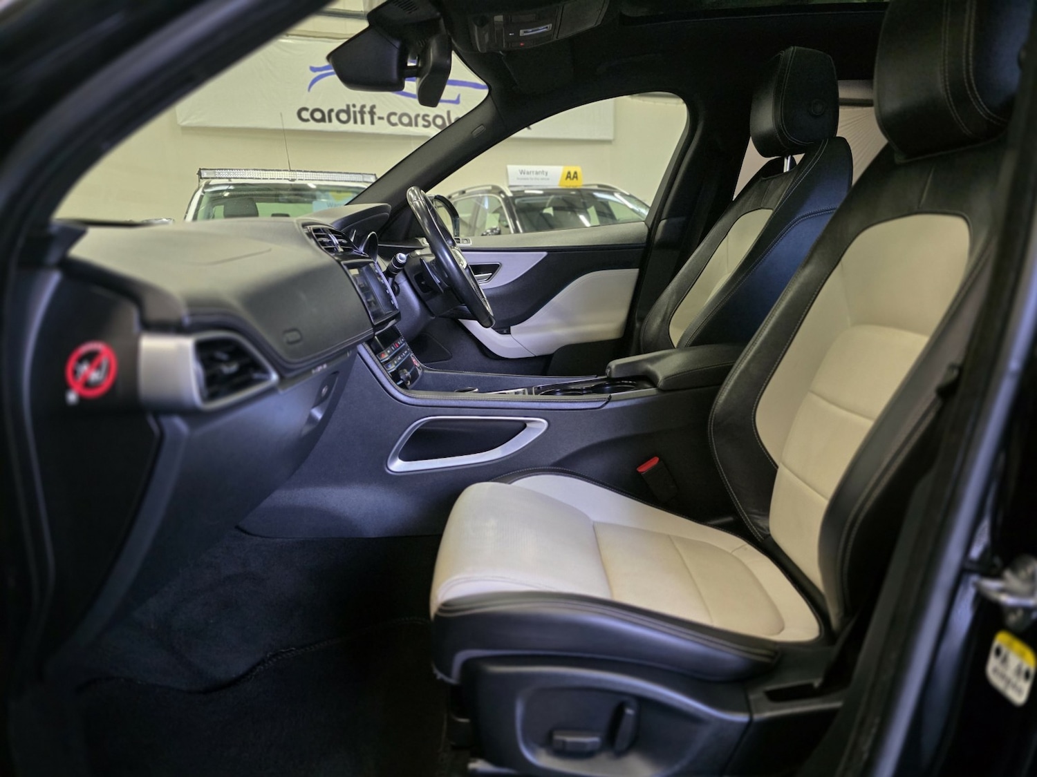 Used Jaguar F-Pace 2017 for sale - 76407531: Photo 9