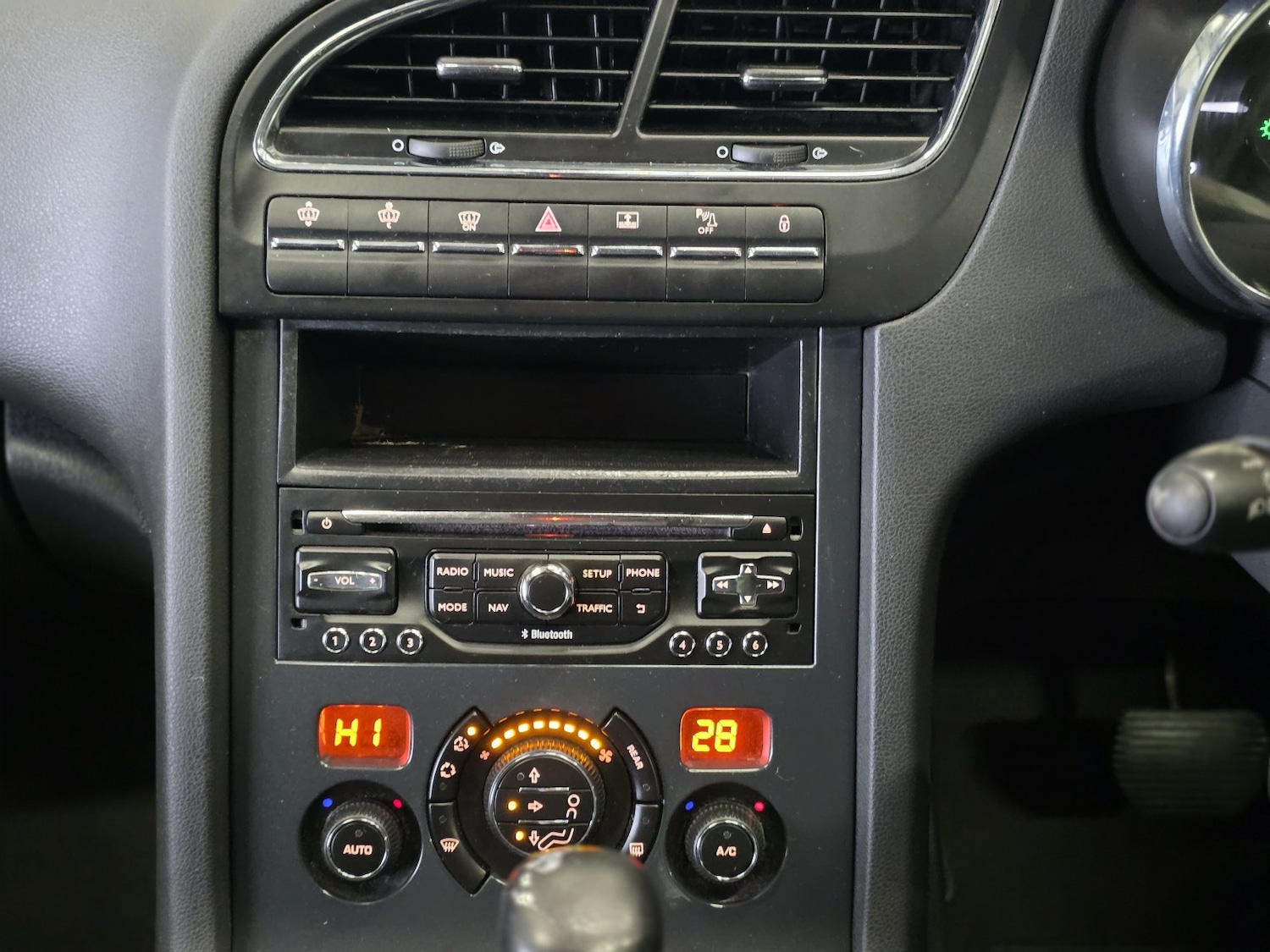 Used Peugeot 5008 2017 for sale - 77370625: Photo 15