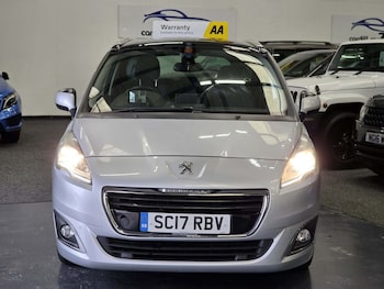 Used Peugeot 5008 2017 for sale - 77370625: Photo