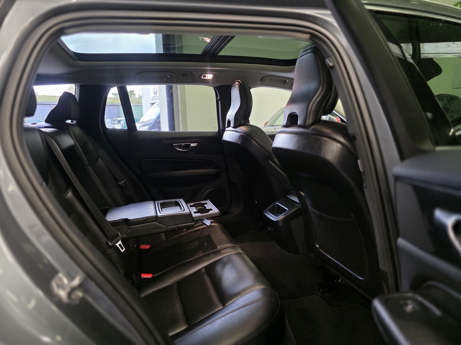 Used Volvo V60 2018 for sale - 76687119: Photo 16