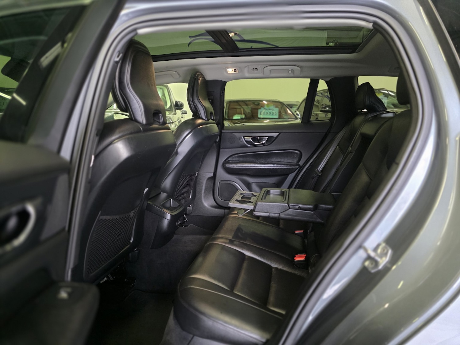 Used Volvo V60 2018 for sale - 76687119: Photo 17