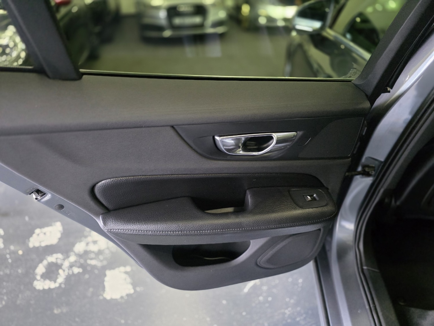 Used Volvo V60 2018 for sale - 76687119: Photo 27