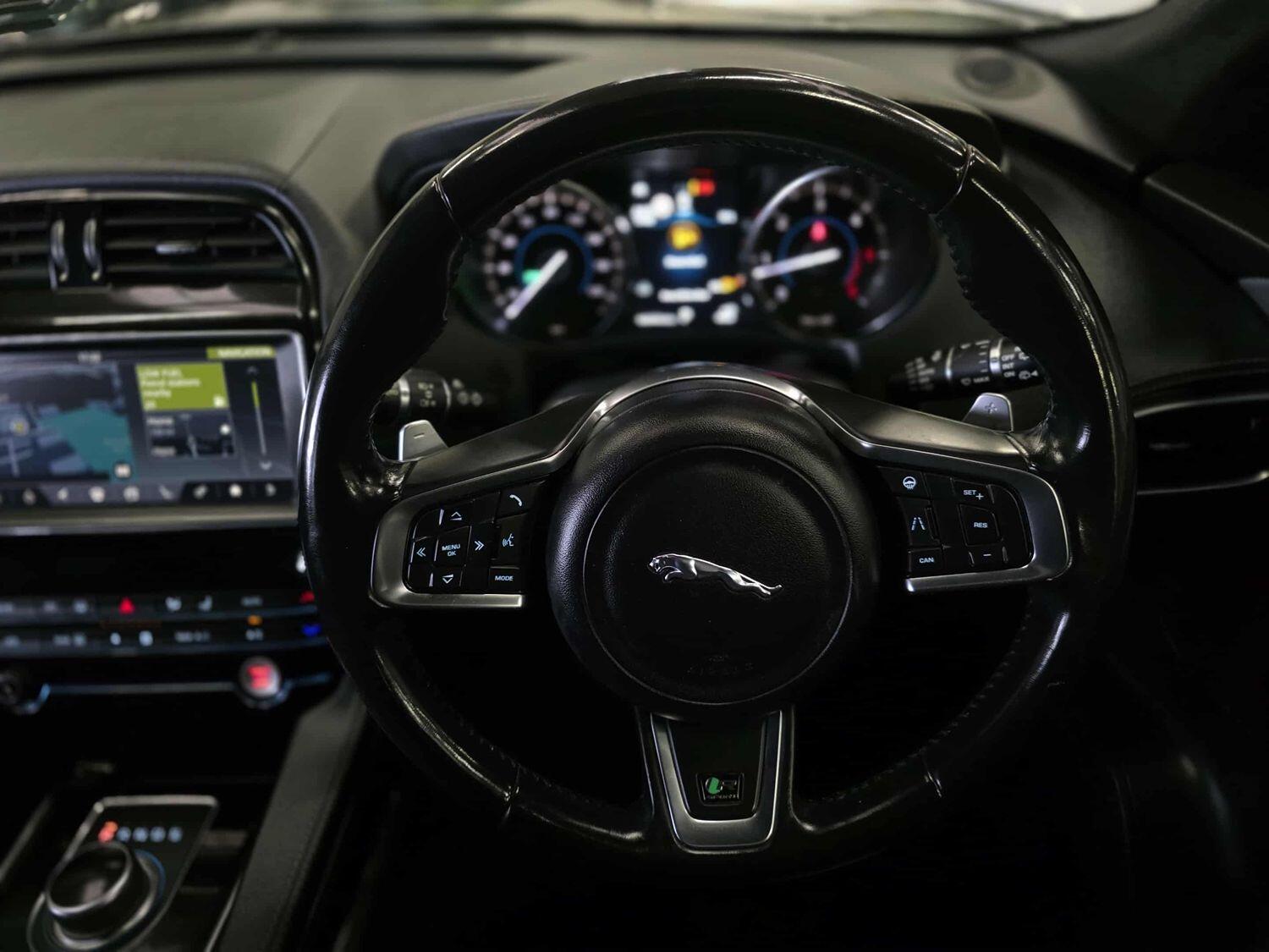 Used Jaguar F-Pace 2018 for sale - 76198203: Photo 11