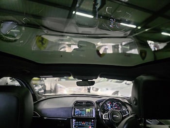Used Jaguar F-Pace 2018 for sale - 76198203: Photo 2
