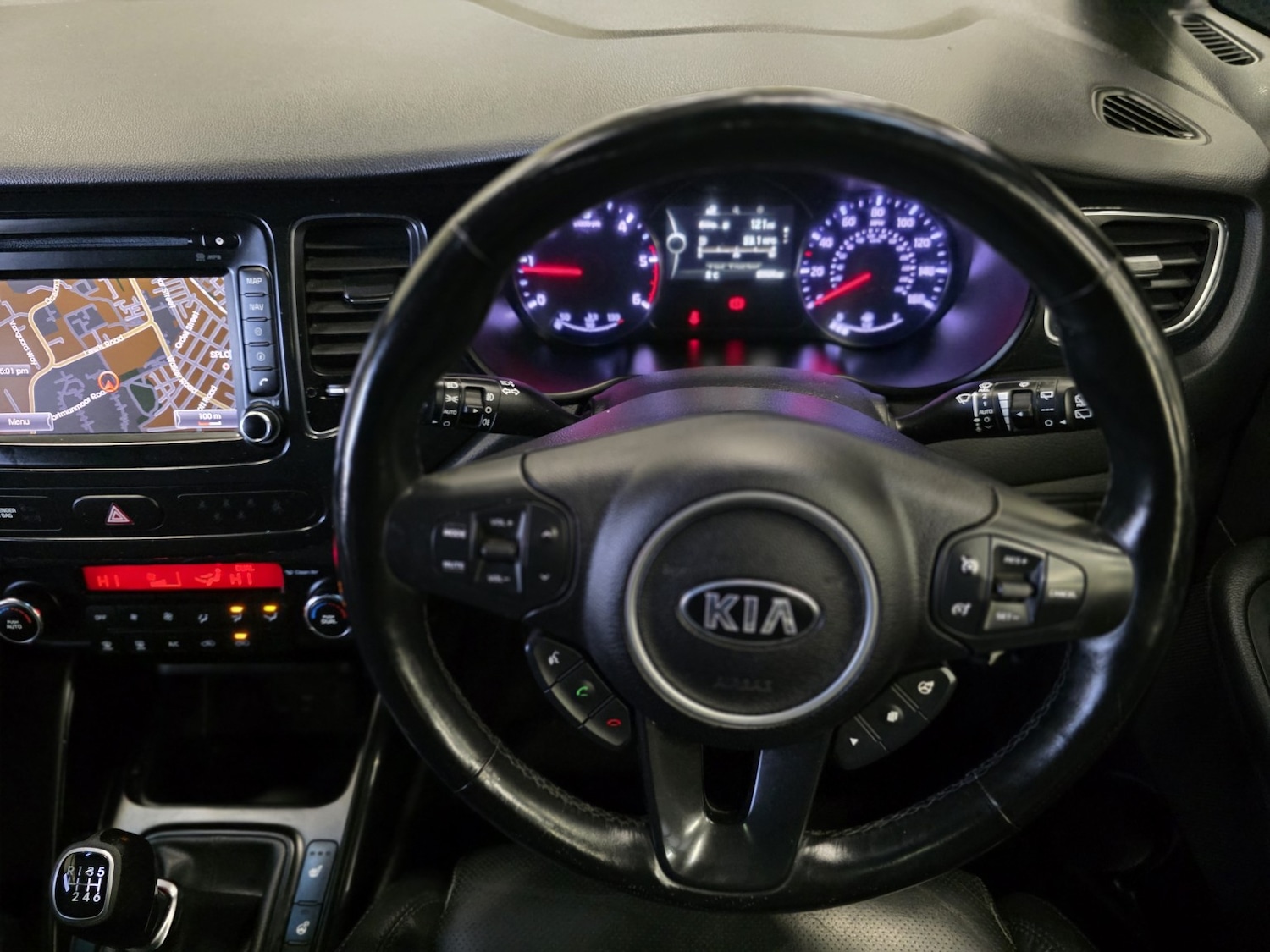 Used Kia Carens 2017 for sale - 76699362: Photo 11