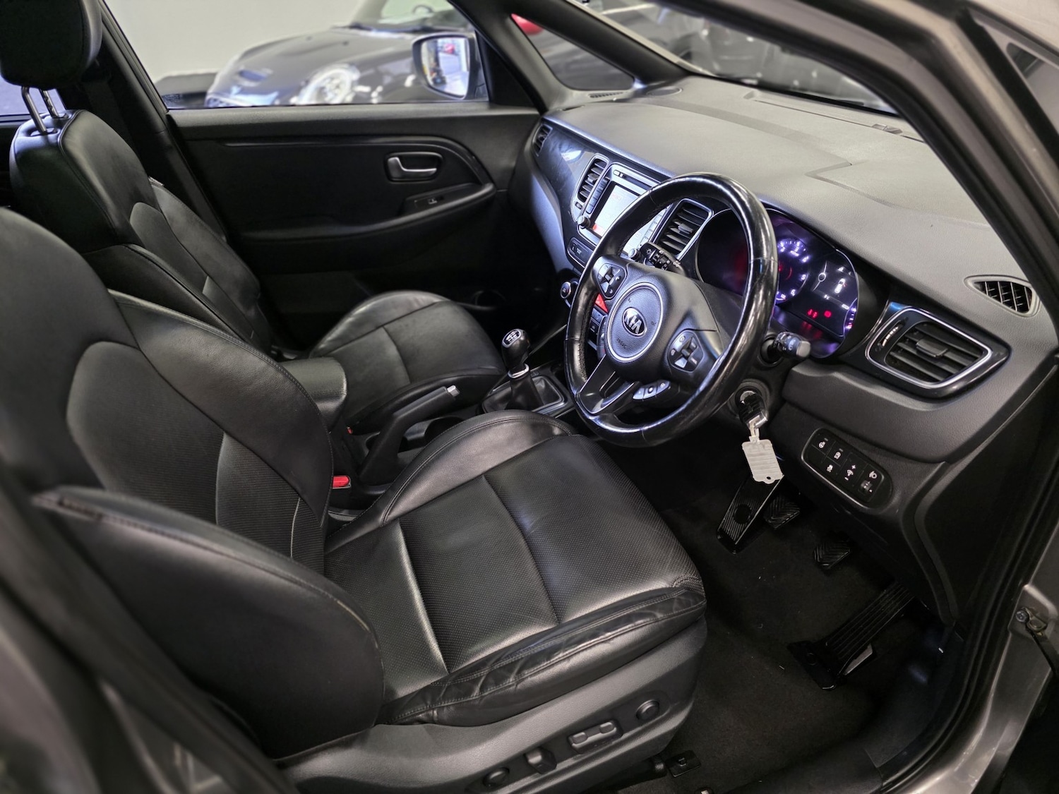 Used Kia Carens 2017 for sale - 76699362: Photo 15