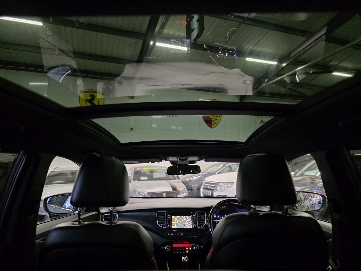 Used Kia Carens 2017 for sale - 76699362: Photo 2