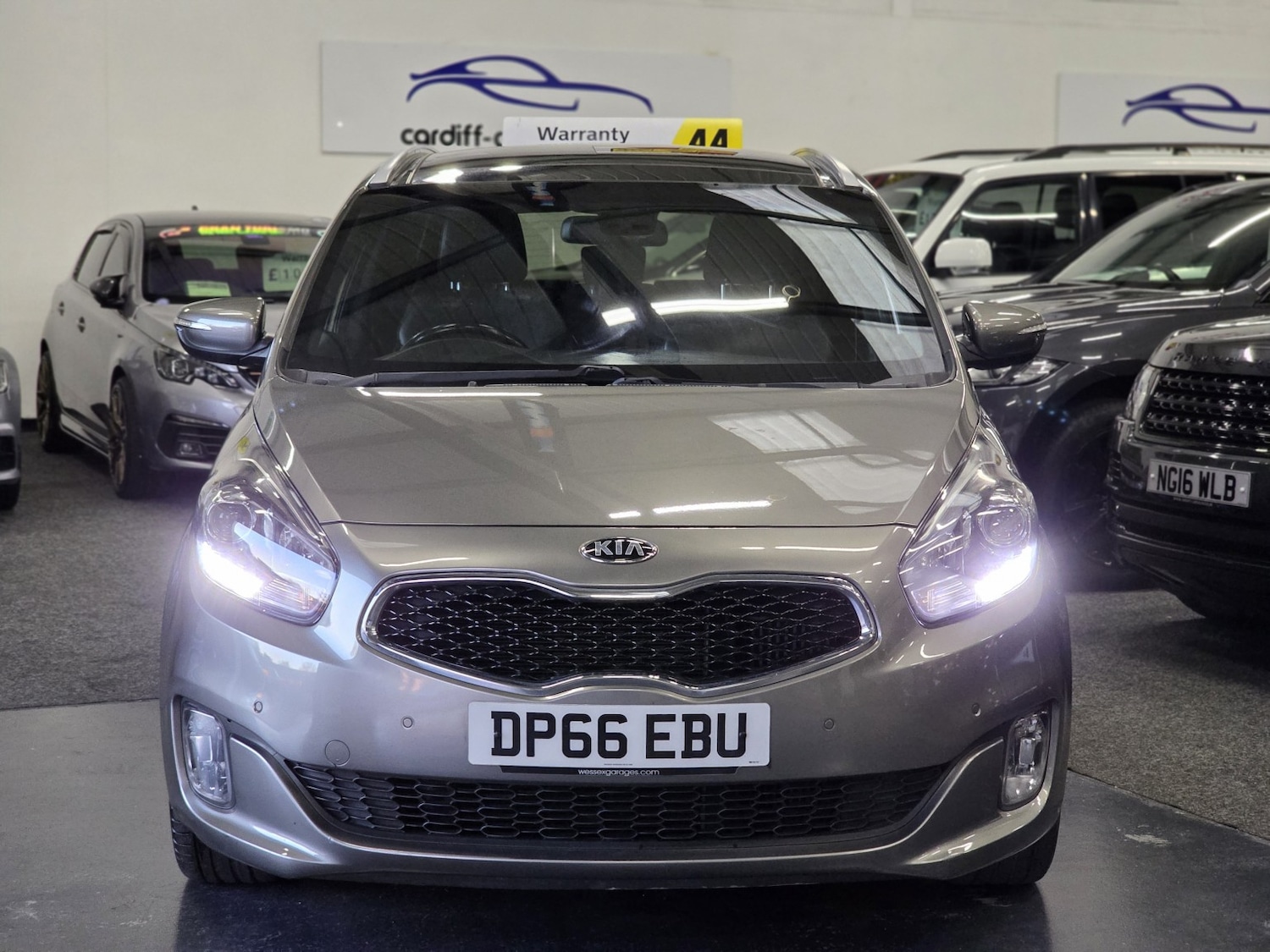 Used Kia Carens 2017 for sale - 76699362: Photo 3