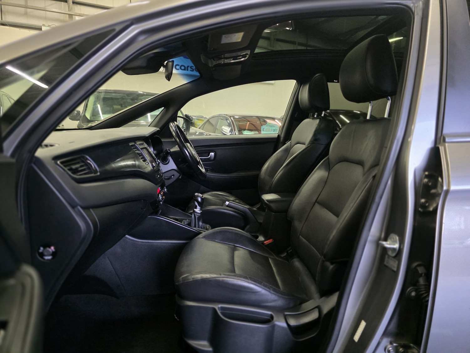 Used Kia Carens 2017 for sale - 76699362: Photo 9