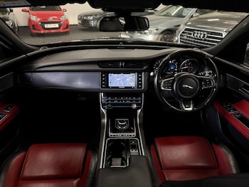 Used Jaguar XF 2018 for sale - 75621191: Photo