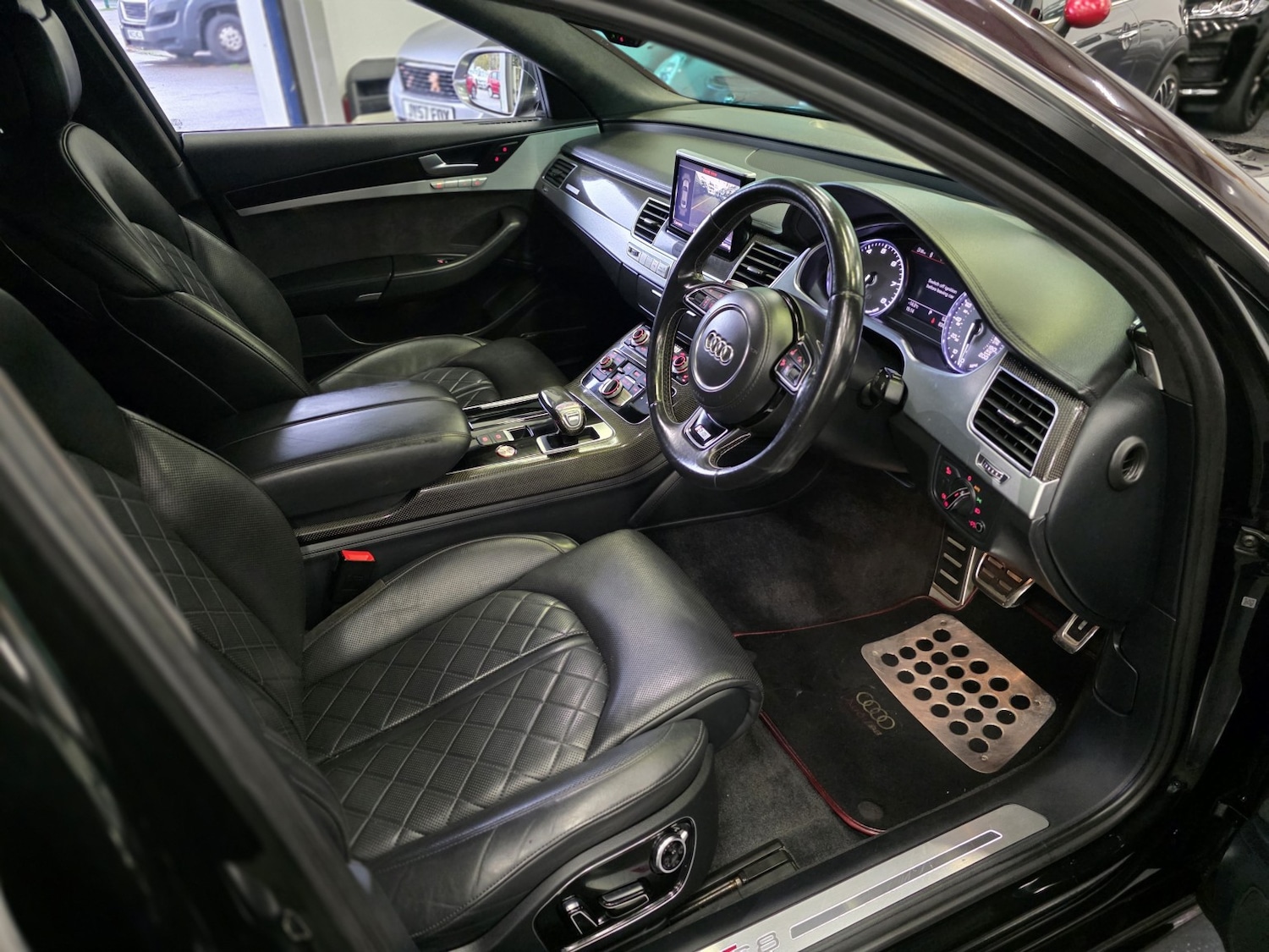 Used Audi S8 2016 for sale - 76510968: Photo 16