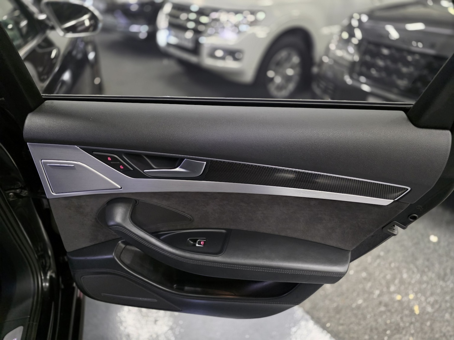 Used Audi S8 2016 for sale - 76510968: Photo 33