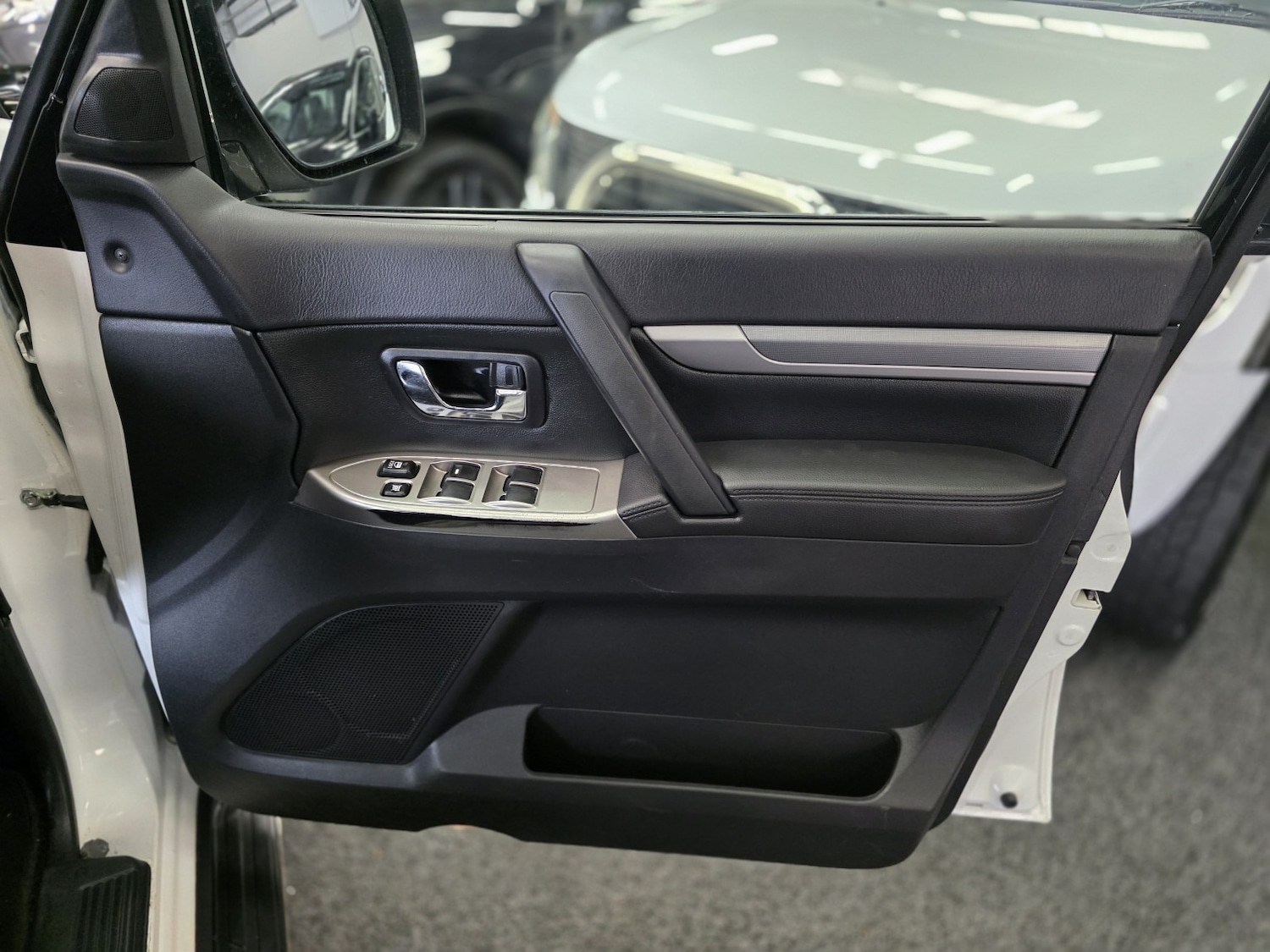 Used Mitsubishi Shogun 2018 for sale - 77548203: Photo 25