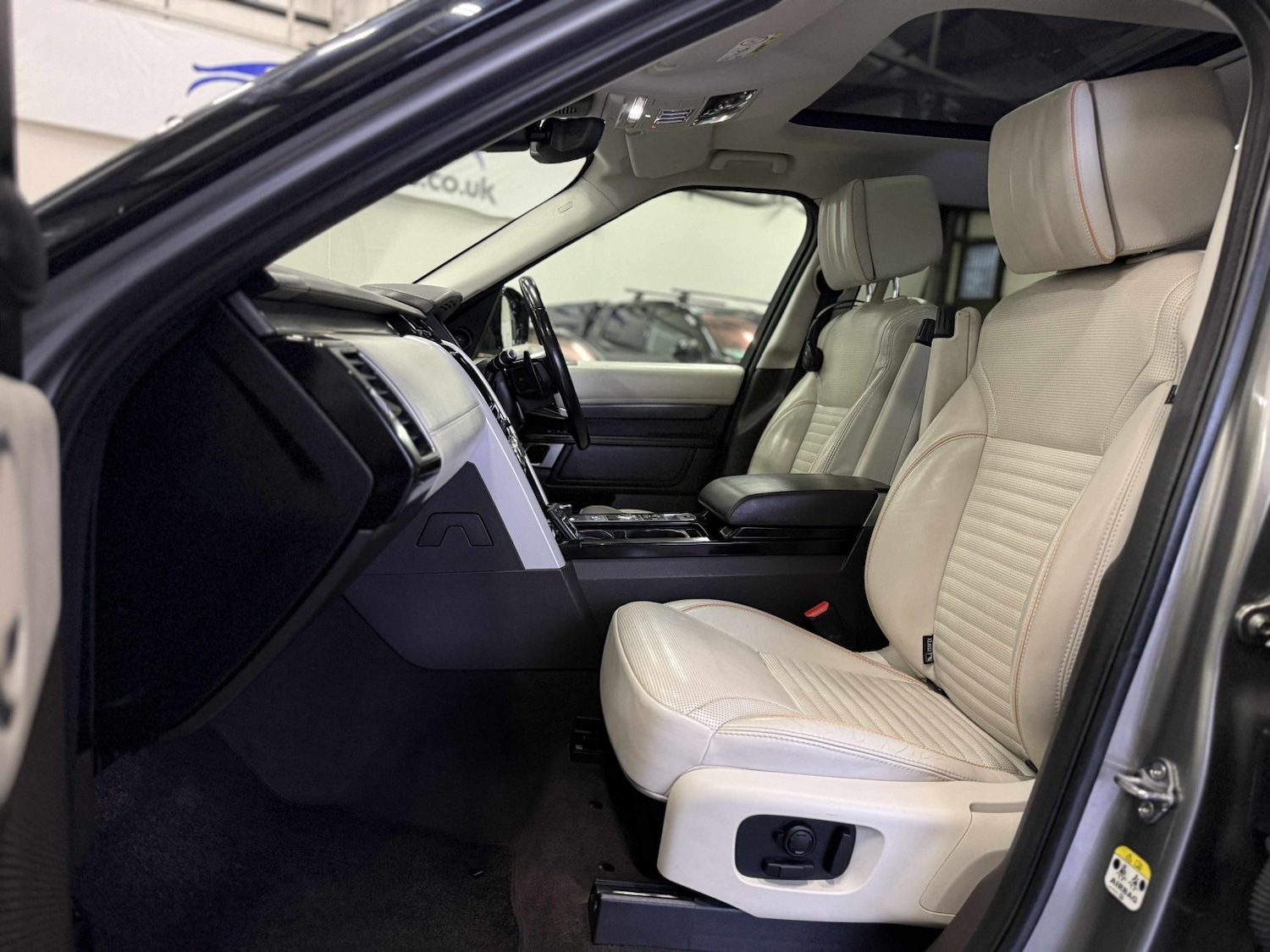 Used Land Rover Discovery 2018 for sale - 77494794: Photo 10