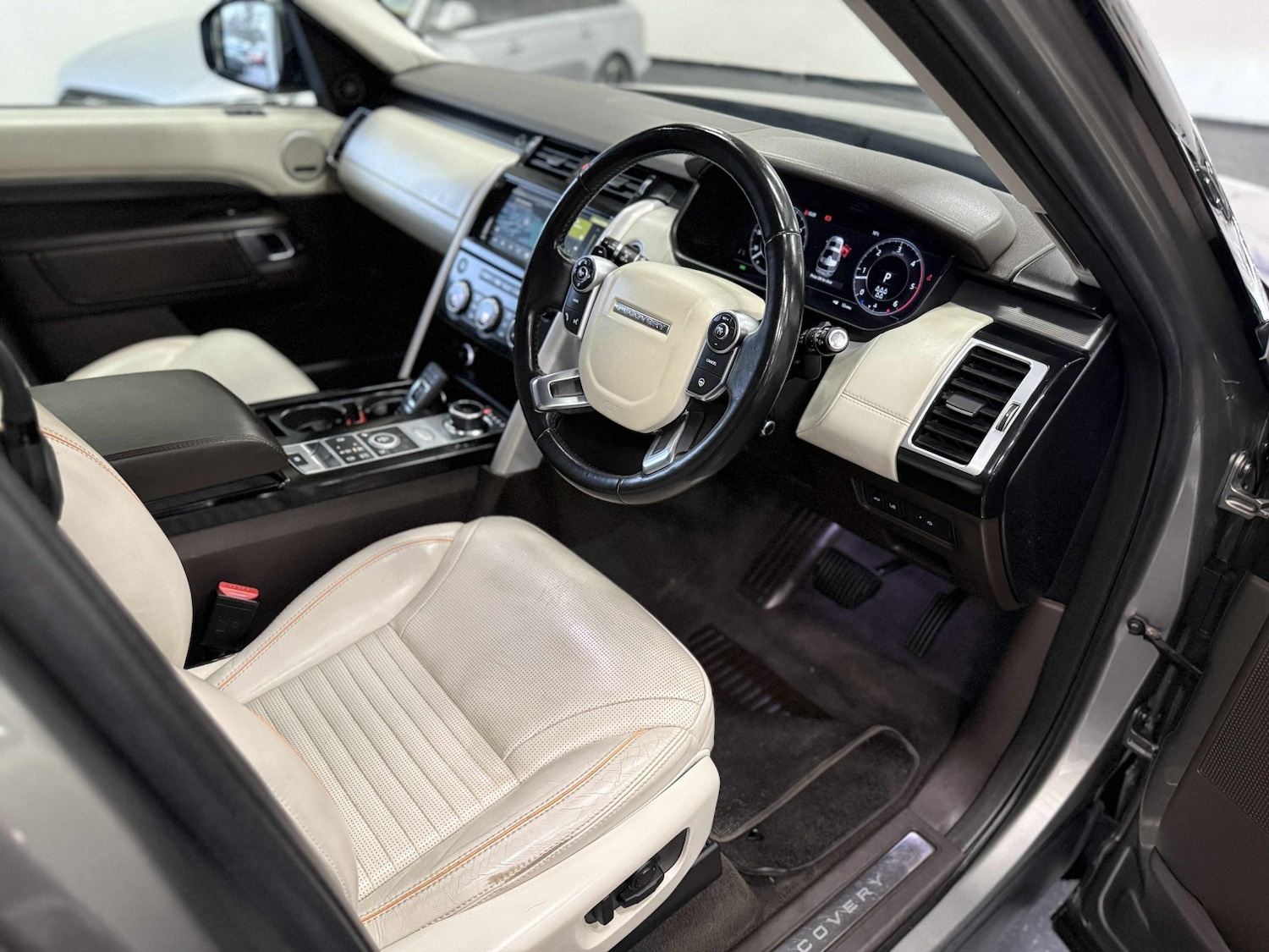 Used Land Rover Discovery 2018 for sale - 77494794: Photo 12