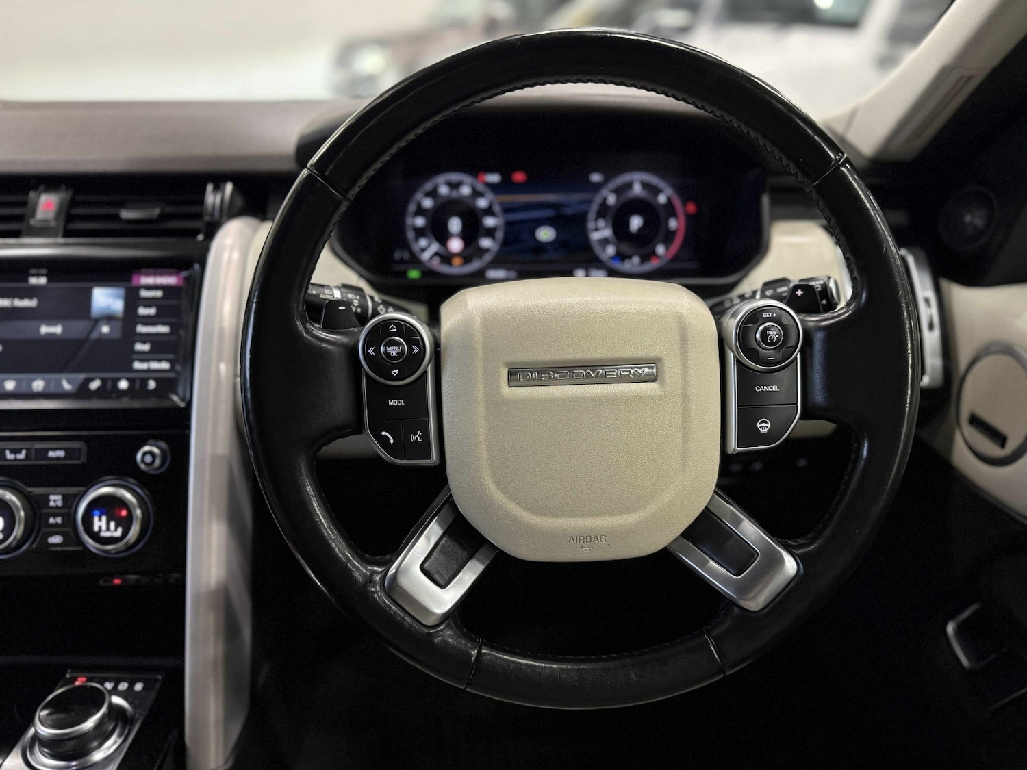 Used Land Rover Discovery 2018 for sale - 77494794: Photo 14