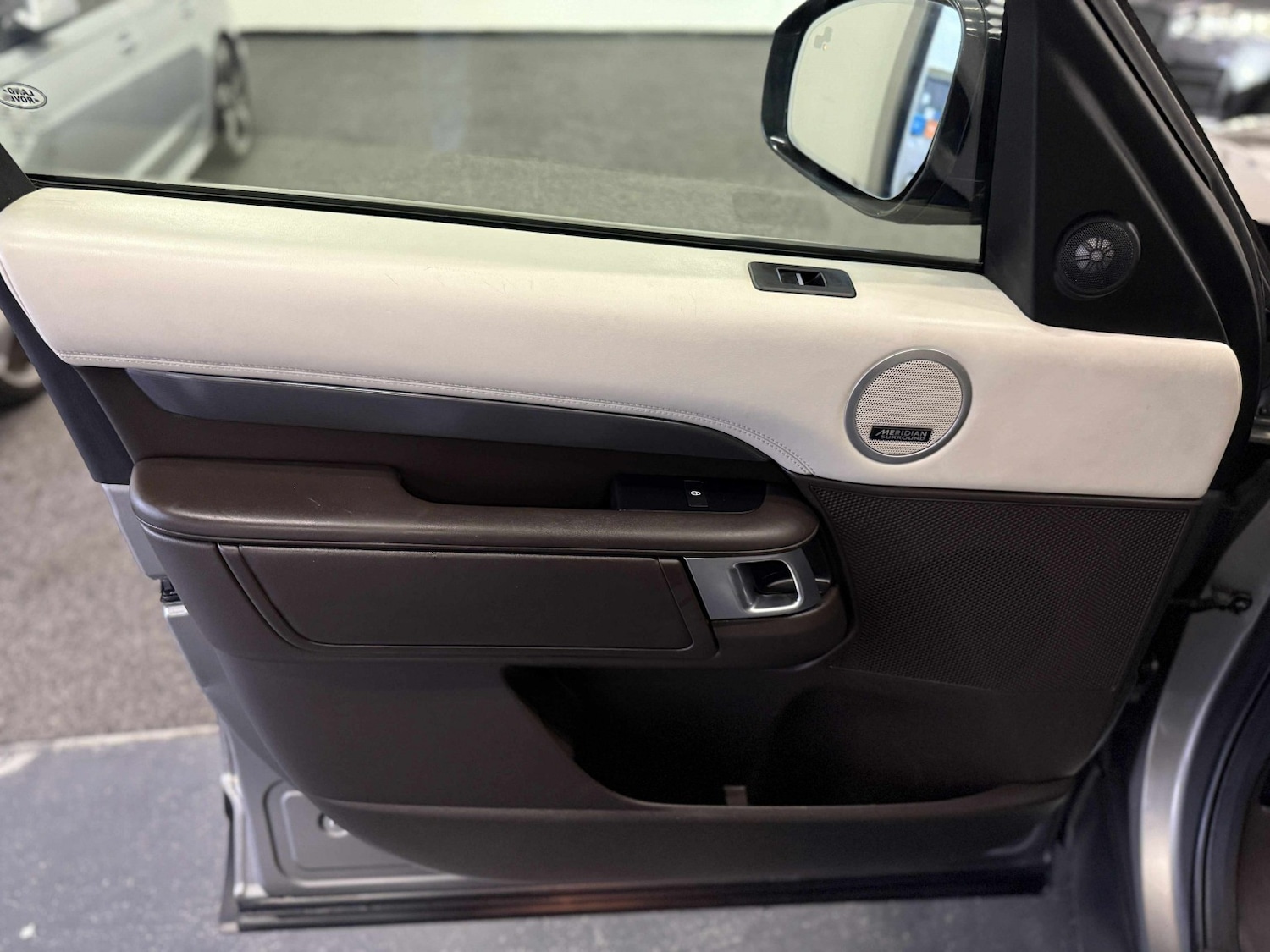 Used Land Rover Discovery 2018 for sale - 77494794: Photo 8