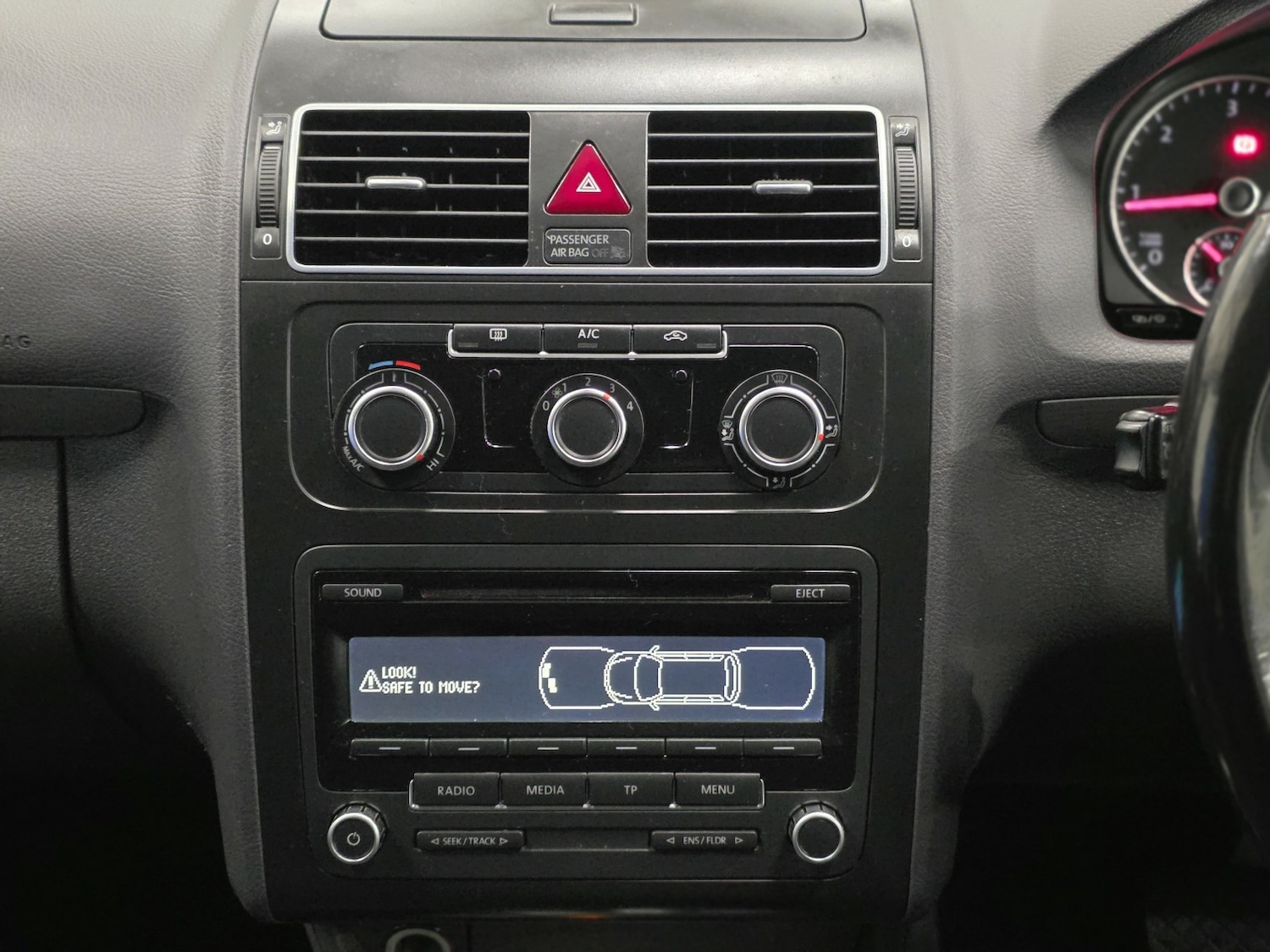 Used Volkswagen Touran 2013 for sale - 76418379: Photo 12